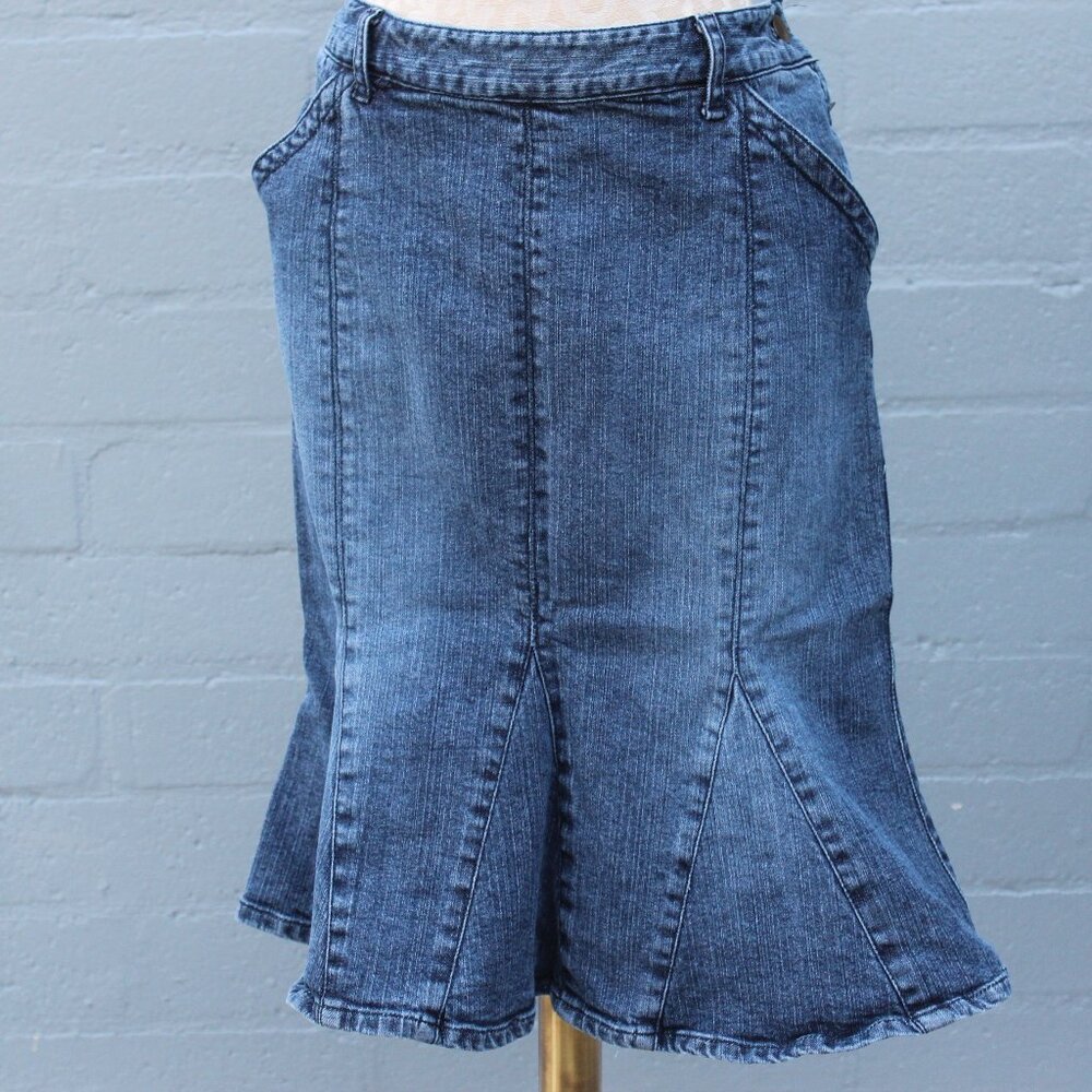 Women's denim jean skirt size 8 (medium)